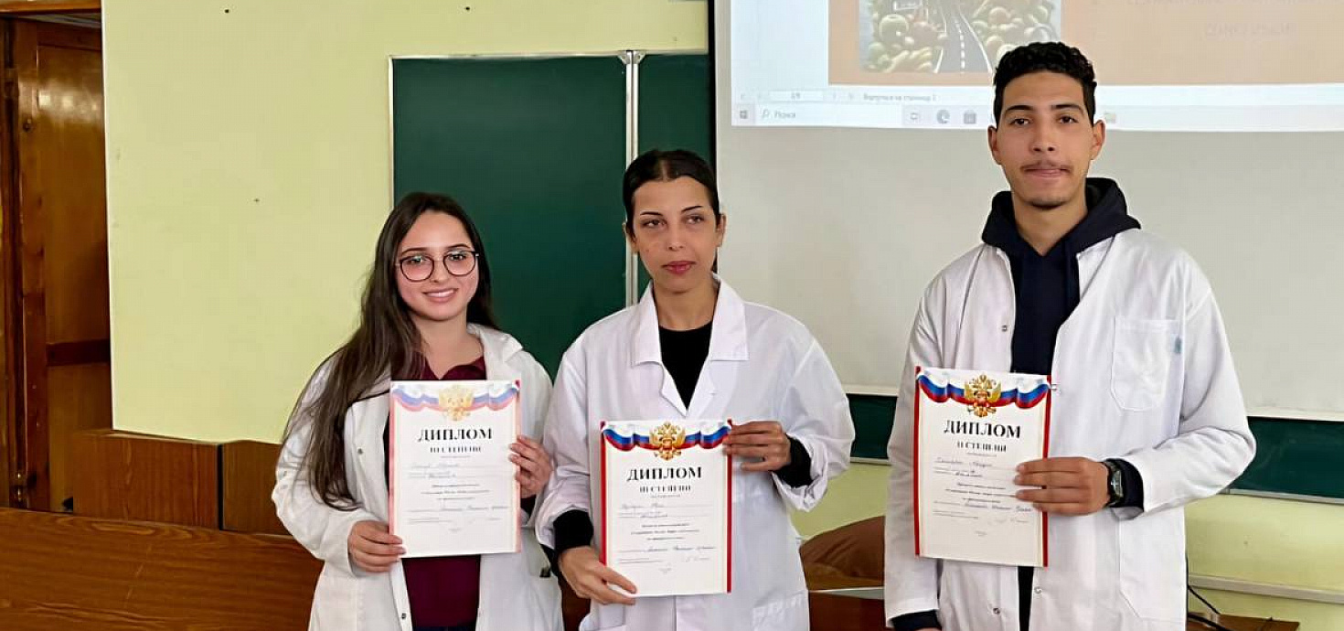 Первокурсники-иностранцы ПМФИ обсуждают  современную  и традиционную медицину 